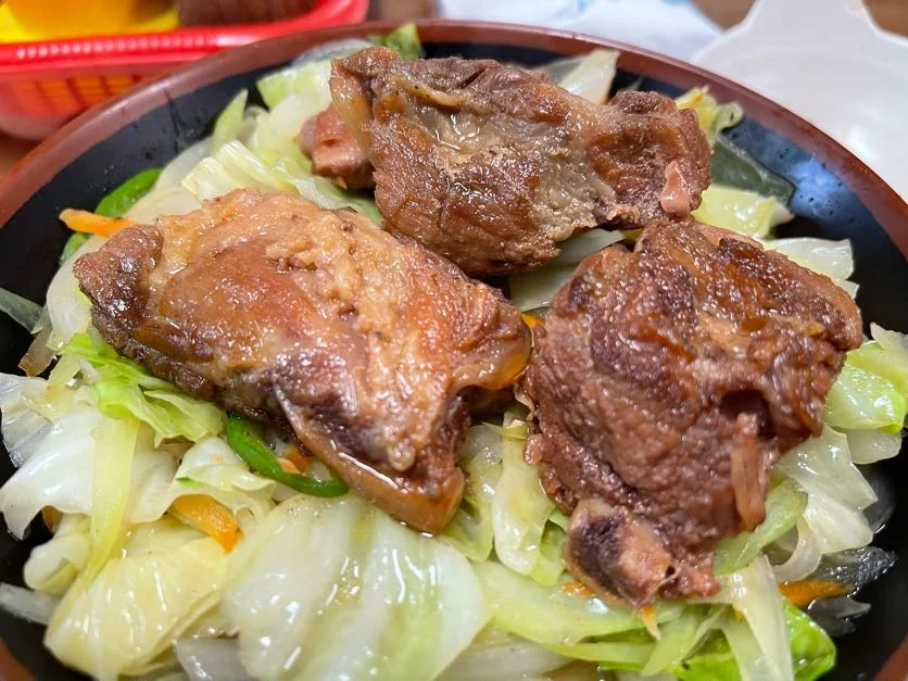 骨付き肉のアップ